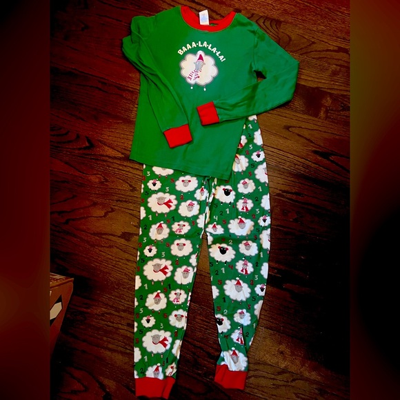 Supercute kids pajamas from Gymboree  VGUC size 10 - holiday/christmas - Picture 1 of 1